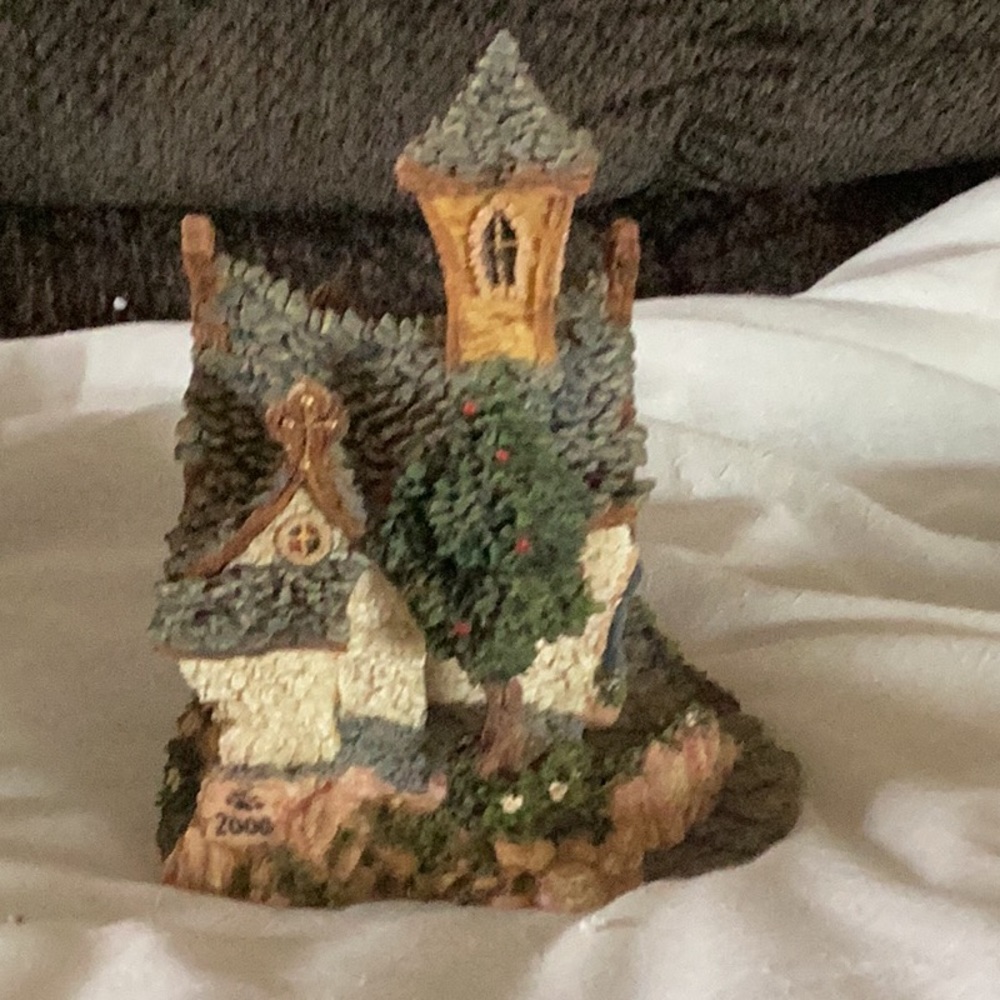 Boyd’s Bears Chaple in the Woods